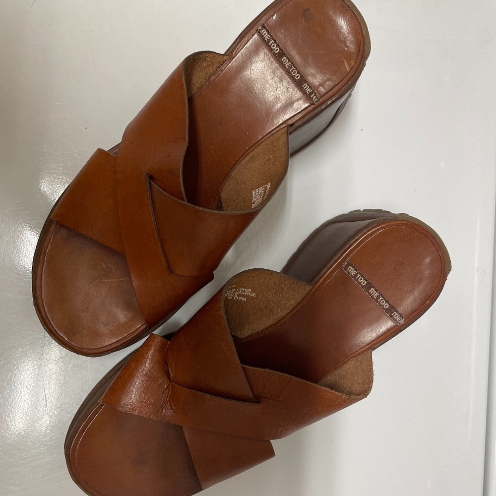Me too all leather wedge sandal camel color size 7